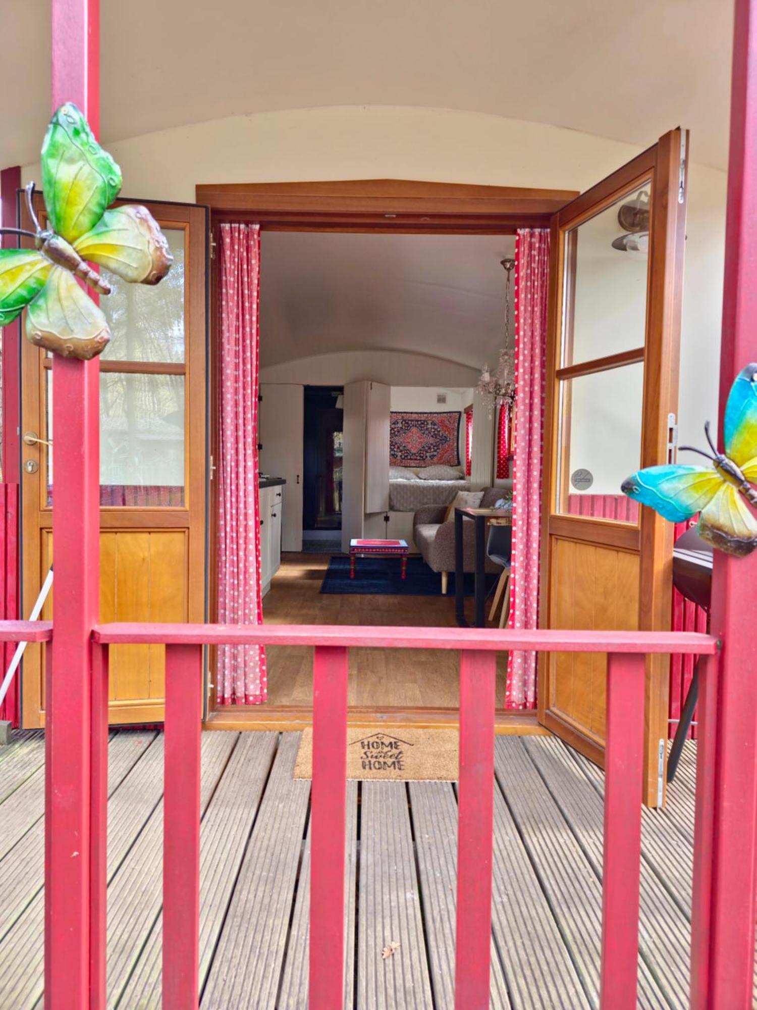 Pipowagen Met Prive Hot Tub Villa Lanaken Bagian luar foto