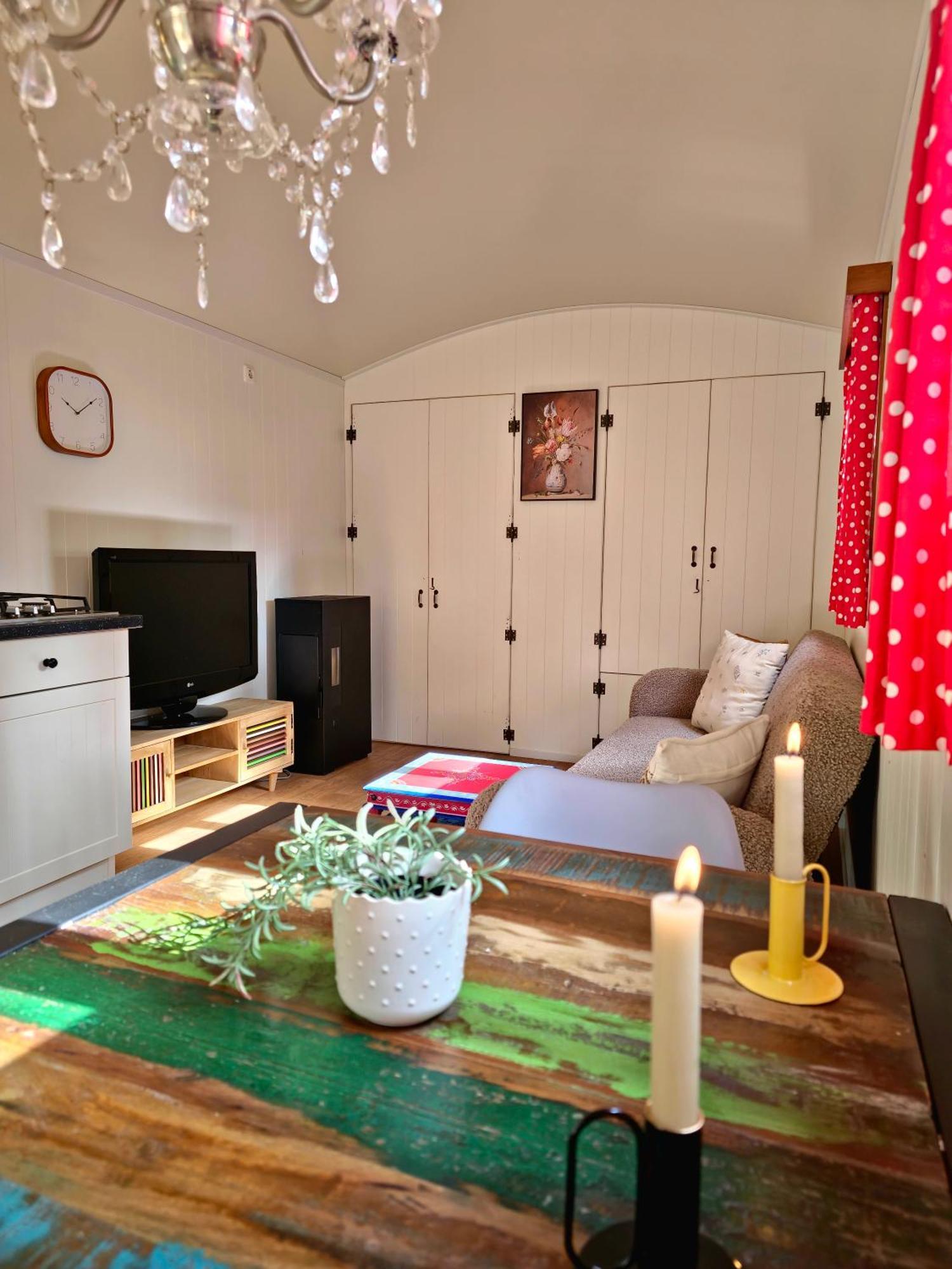Pipowagen Met Prive Hot Tub Villa Lanaken Bagian luar foto