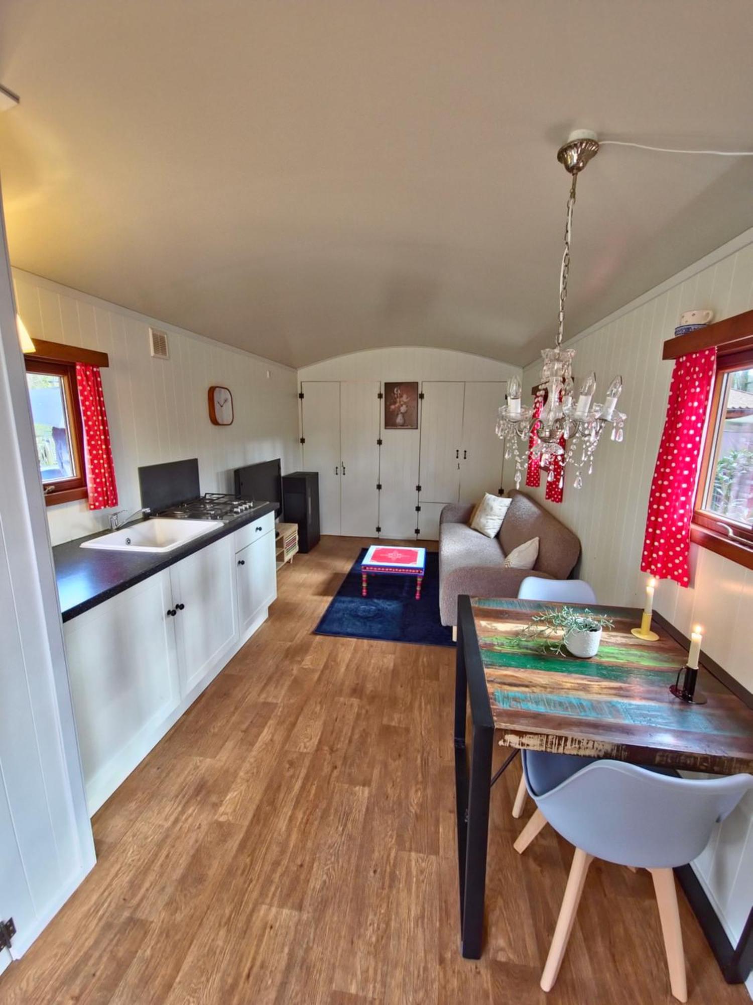 Pipowagen Met Prive Hot Tub Villa Lanaken Bagian luar foto