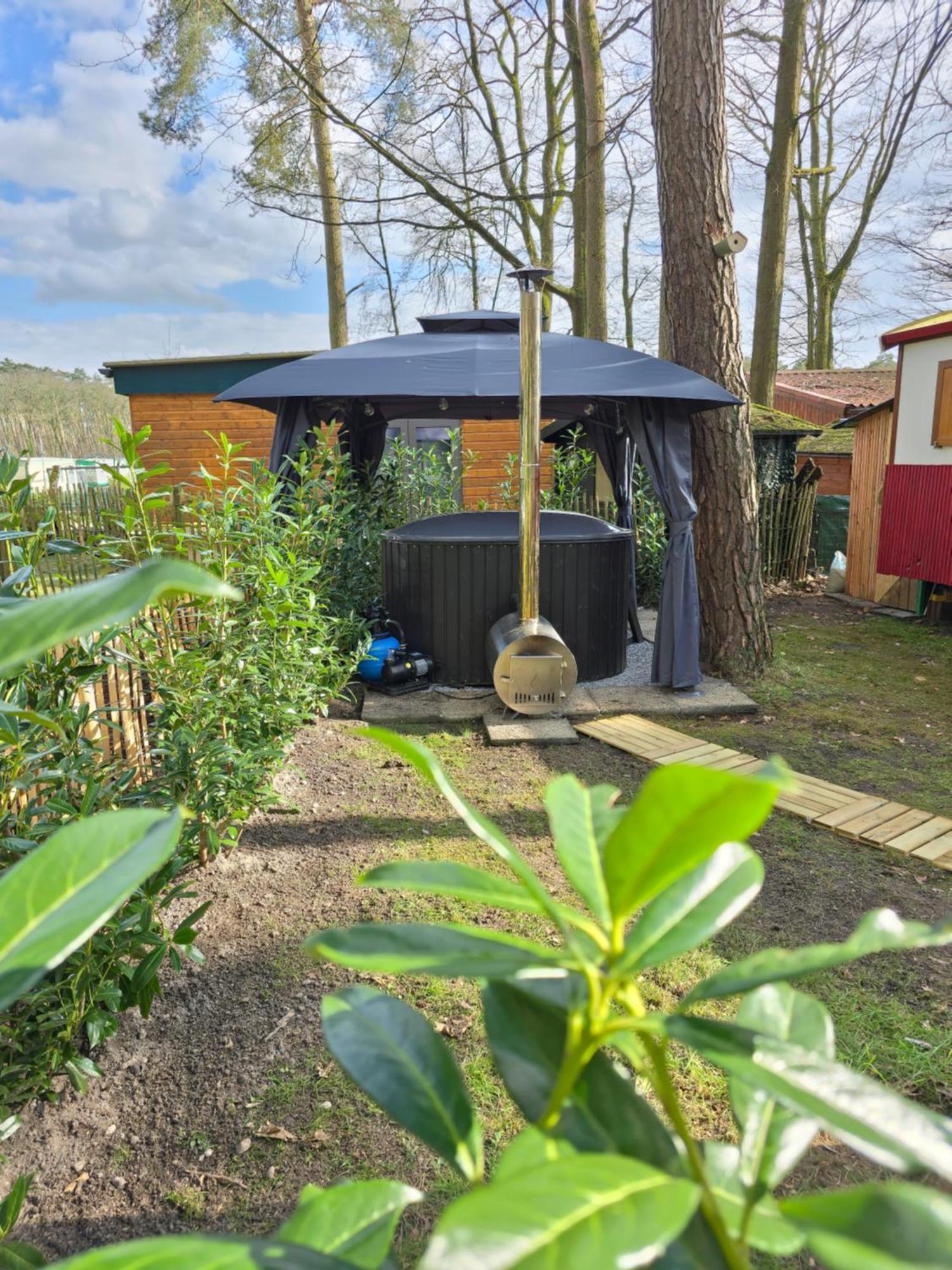 Pipowagen Met Prive Hot Tub Villa Lanaken Bagian luar foto